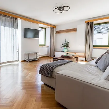 Bernina Home, Bed & Breakfast Apartment Poschiavo